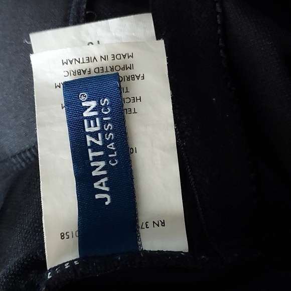 JANTZEN Ruched Tummy Control One Piece Swimsuit - Picture 5 of 6